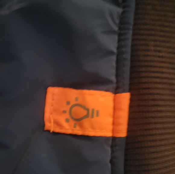 Acadia jacket dog - Picture 2 of 5